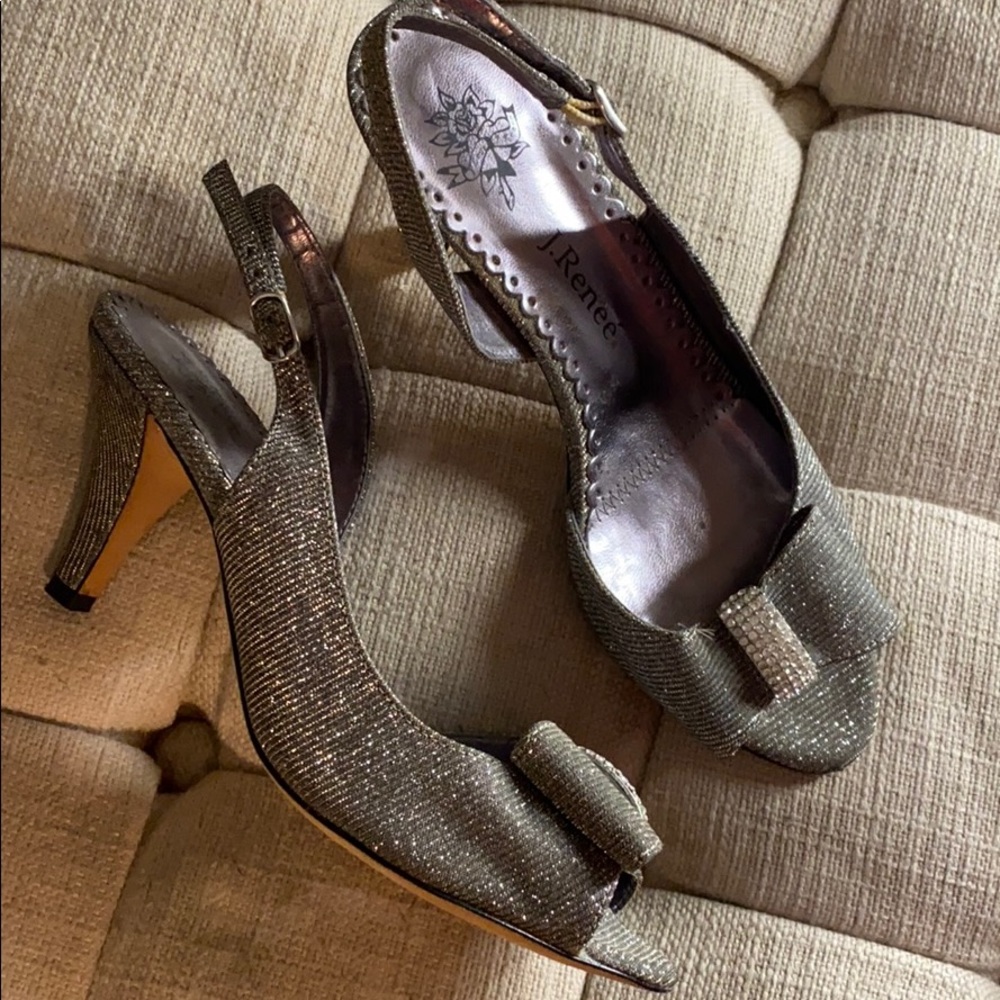 Sparkly heels with bows